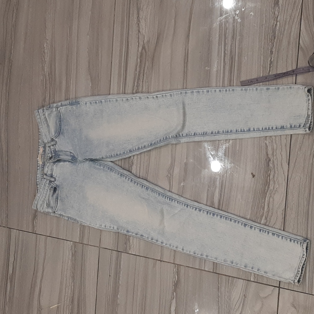 Levis low-rise jeans